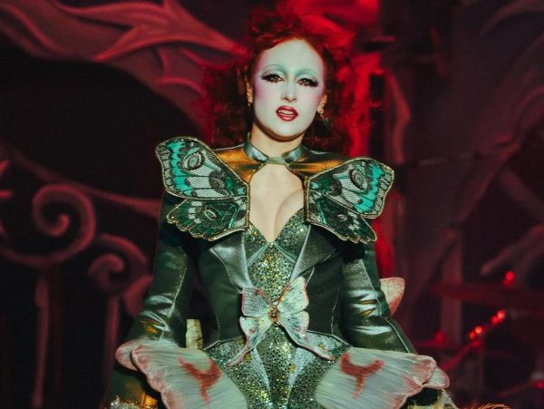 Boy George προς Chappell Roan: «Ο κόσμος είναι στα πόδια σου, σταμάτα να τον κλωτσάς»