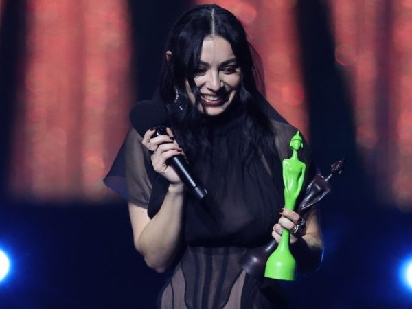 Η Charli XCX σκέφτεται να εγκαταλείψει τη μουσική