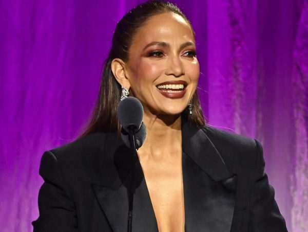 Η Jennifer Lopez στο Women’s Cancer Research Fund στο Beverly Hills  με δημιουργία Celia Kritharioti!