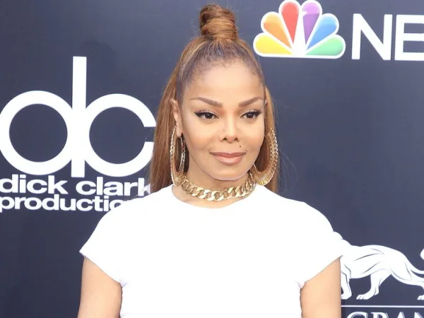 Η Janet Jackson σε φωτογραφία από το ΑΠΕ-ΜΠΕ για τη συμφωνία του μουσικού της καταλόγου.