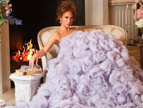 Jennifer Lopez: Απολαμβάνει την εργένικη ζωή και δηλώνει πιο ελεύθερη από ποτέ