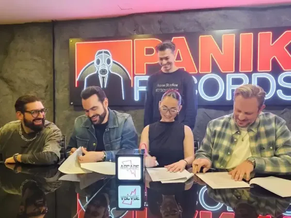Klavdia, Arcade Music και Panik Records συνεχίζουν τις μεγάλες επιτυχίες τους
