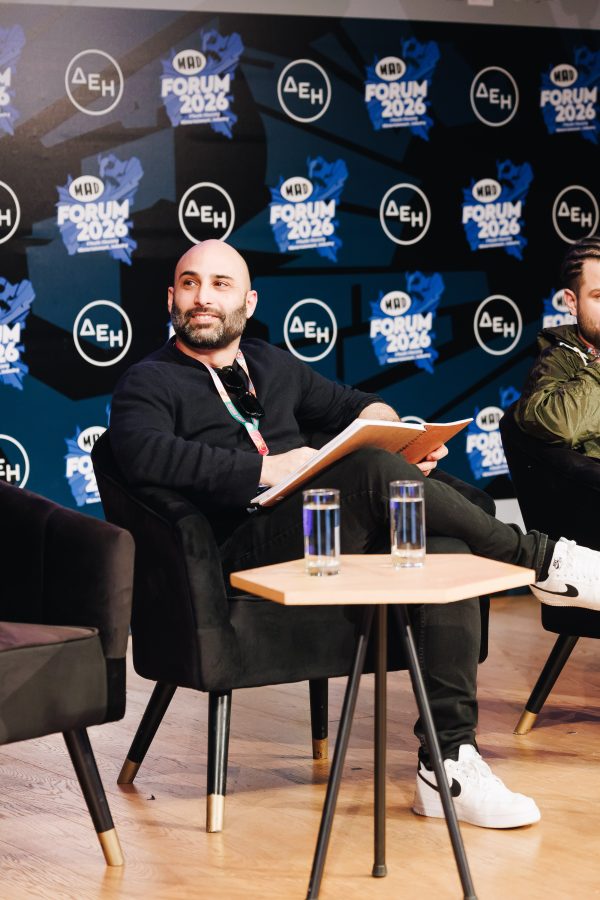 O Μάνος Δεδεβέσης στο MAD Forum 2026: «H rap είναι soundtrack μιας ολόκληρης γενιάς»