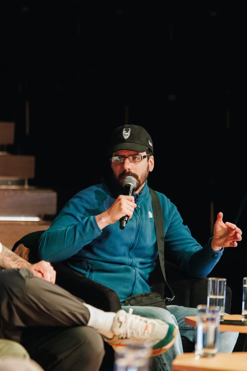 O Κώστας Σαββόπουλος στο MAD Forum 2026: «Η rap κατάφερε να εκφράσει ένα πολύ μεγάλο κομμάτι της νεολαίας»
