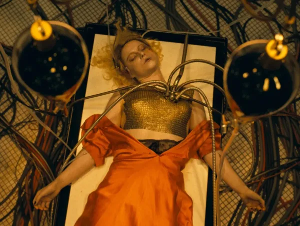 Η ταινία The Bride! της Maggie Gyllenhaal διχάζει τους κριτικούς