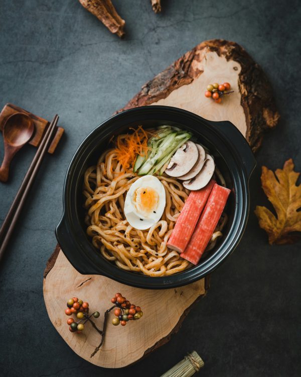 Noodles με γαρίδες και ντοματίνια στο τηγάνι