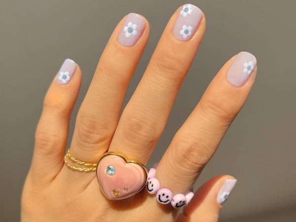 5 παστέλ nail arts που θα σε βάλουν από τώρα σε πασχαλινό mood