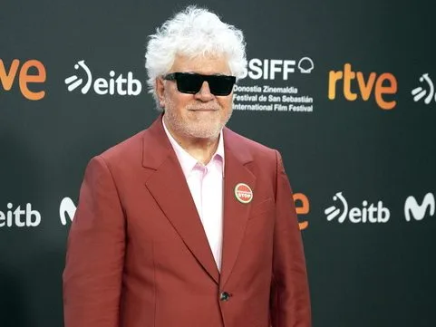 Ο Ισπανός σκηνοθέτης Pedro Almodóvar σε επίσημη εμφάνιση.