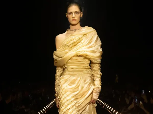 Schiaparelli FW 26/27: Το γυμνό σώμα στο επίκεντρο της νέας συλλογής