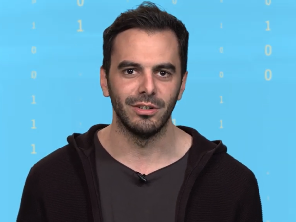 Ο Μανώλης Χριστοδουλάκης στο MAD AI Politics: «Έχω λάβει μήνυματα που με προβλημάτισαν, αλλά δεν δίνω σημασία»