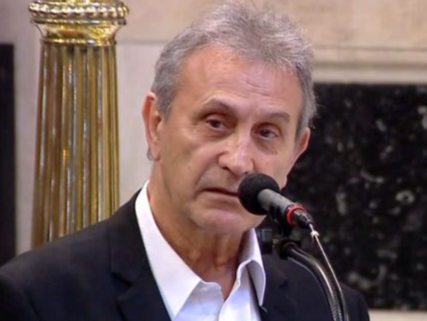 Ο σπαρακτικός αποχαιρετισμός του Γιώργου Νταλάρα στη Μαρινέλλα: «Προχθές, για μένα, πέθανε η δεύτερη μάνα μου»