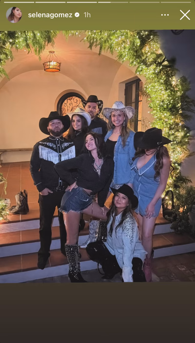selena_gomez_benny_blanco_genethlia_4