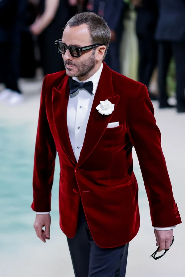 Ο Tom Ford στο κόκκινο χαλί του Met Gala 2024 στη Νέα Υόρκη.