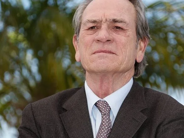 Ο ηθοποιός Tommy Lee Jones, ο οποίος επιστρέφει στην τηλεόραση για τη σειρά The Lowdown.
