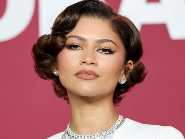 Στο νεσεσέρ της Zendaya: Τα 8 προϊόντα που εμπιστεύεται ο makeup artist της