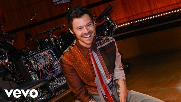 Harry Styles: Μια ανατρεπτική μουσική σύμπραξη στο Royal Festival Hall του Λονδίνου