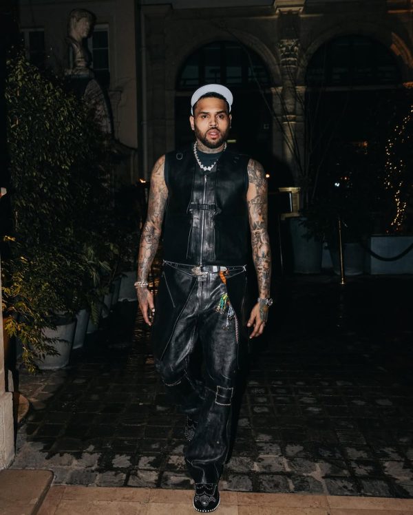 Ο Chris Brown επιστρέφει δυνατά με νέο album που ήδη ανεβάζει το hype