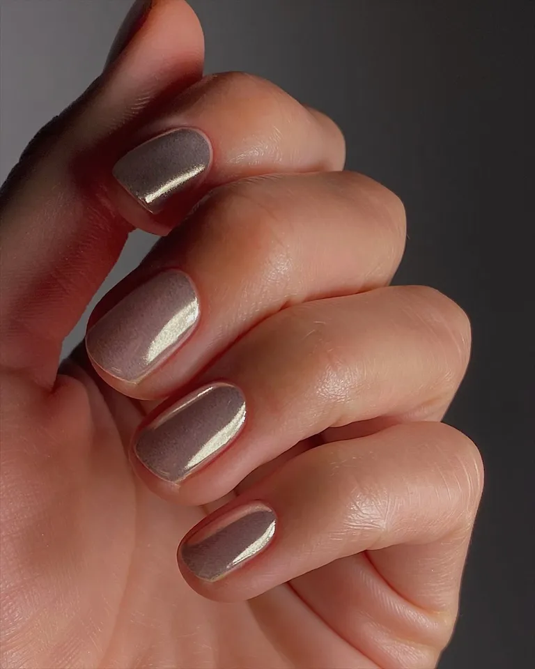 chrome_manicure