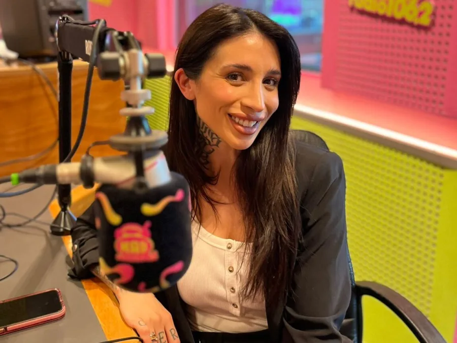 Η Dat Lilly στο στούντιο του Mad Radio 106,2.