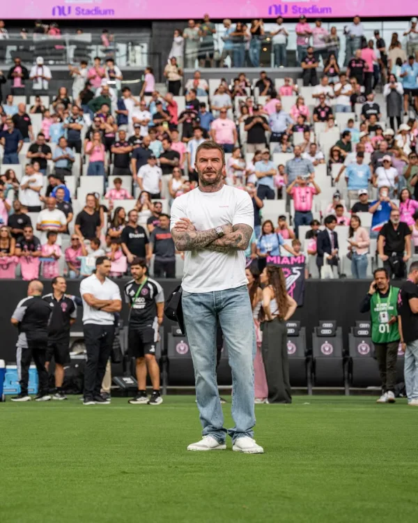 Ο David Beckham παρευρέθηκε στα εγκαίνια του νέου γηπέδου της Inter Miami, τραβώντας όλα τα βλέμματα.