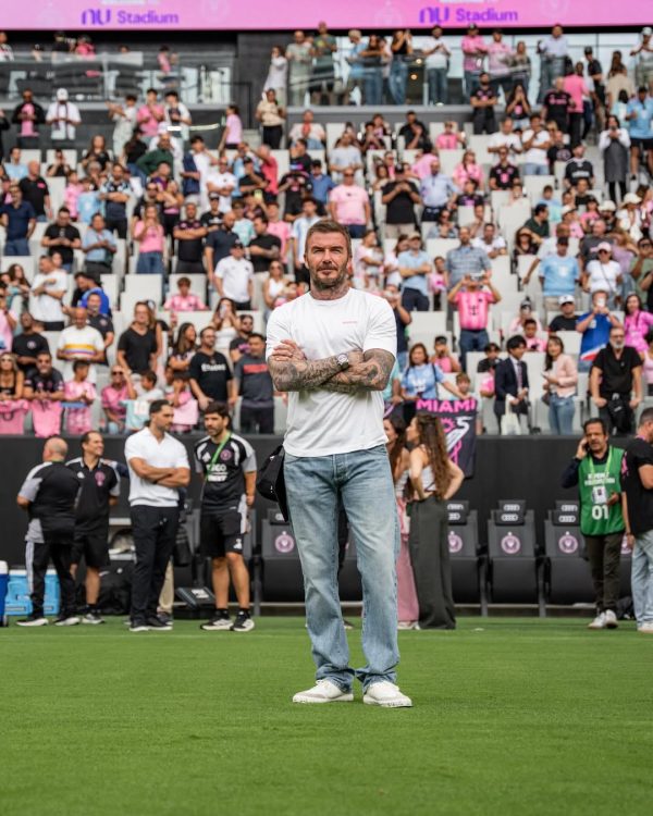 Ο David Beckham παρευρέθηκε στα εγκαίνια του νέου γηπέδου της Inter Miami, τραβώντας όλα τα βλέμματα.