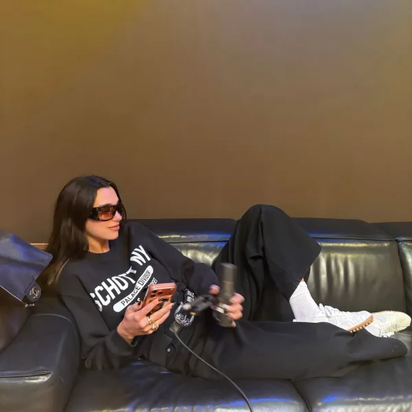 Η Dua Lipa σε φωτογραφία από τον προσωπικό της λογαριασμό στο Instagram.