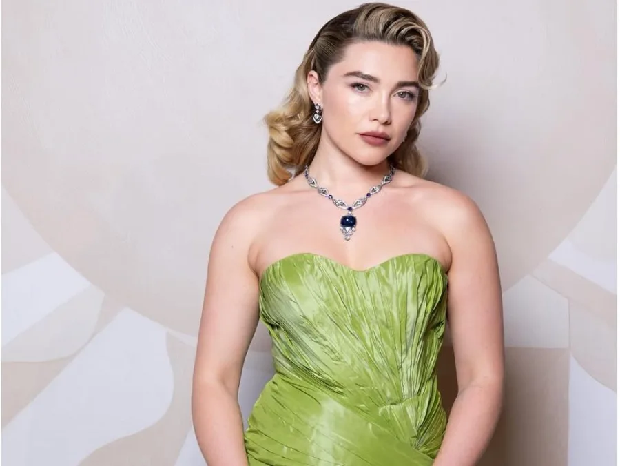 Η Florence Pugh επισημοποιεί τη σχέση της με τον Finn Cole φορώντας ένα εντυπωσιακό πράσινο φόρεμα και κοσμήματα.