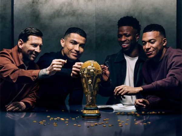 Από το γήπεδο στο ράφι: Οι Messi, Ronaldo, Mbappe και Vini Jr. σε LEGO sets που ήδη συζητιούνται παντού