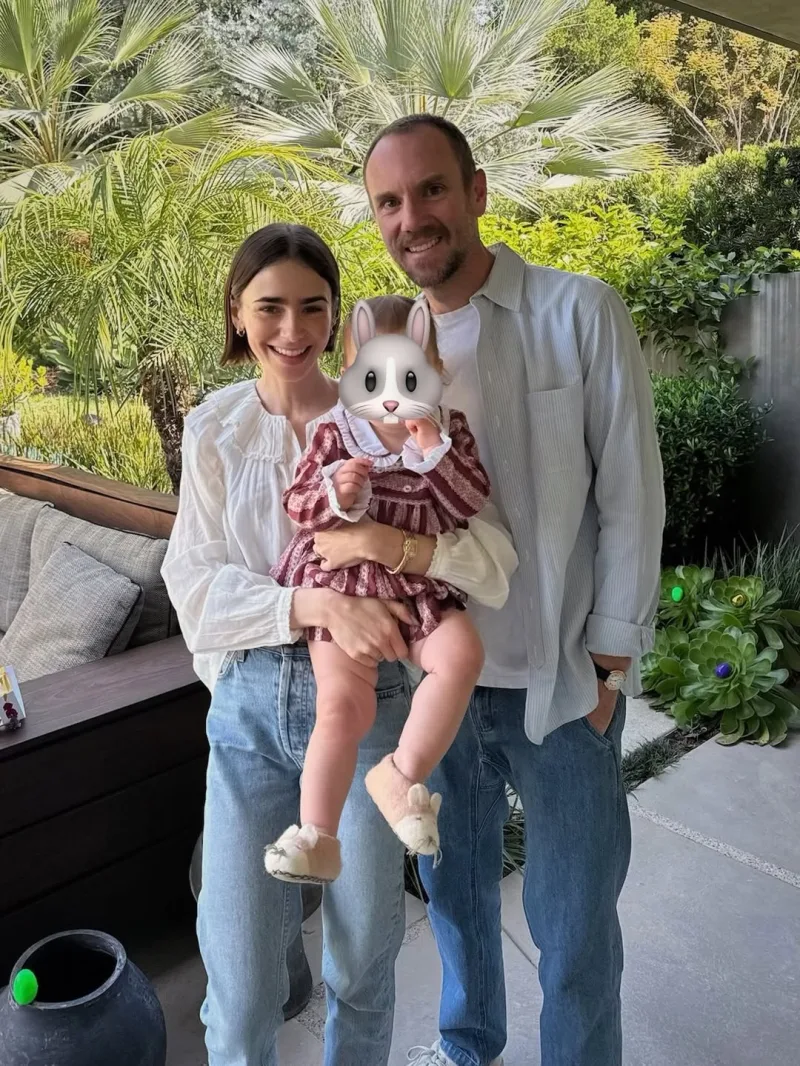 Η Lily Collins και η οικογένειά της γιορτάζουν το Πάσχα με χαρούμενες στιγμές στα social media.