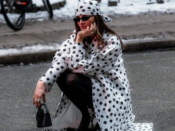 Σκοπεύεις να χορέψεις στον ρυθμό των polka dots αυτή την άνοιξη; Δες πρώτα αυτά τα 5 outfits