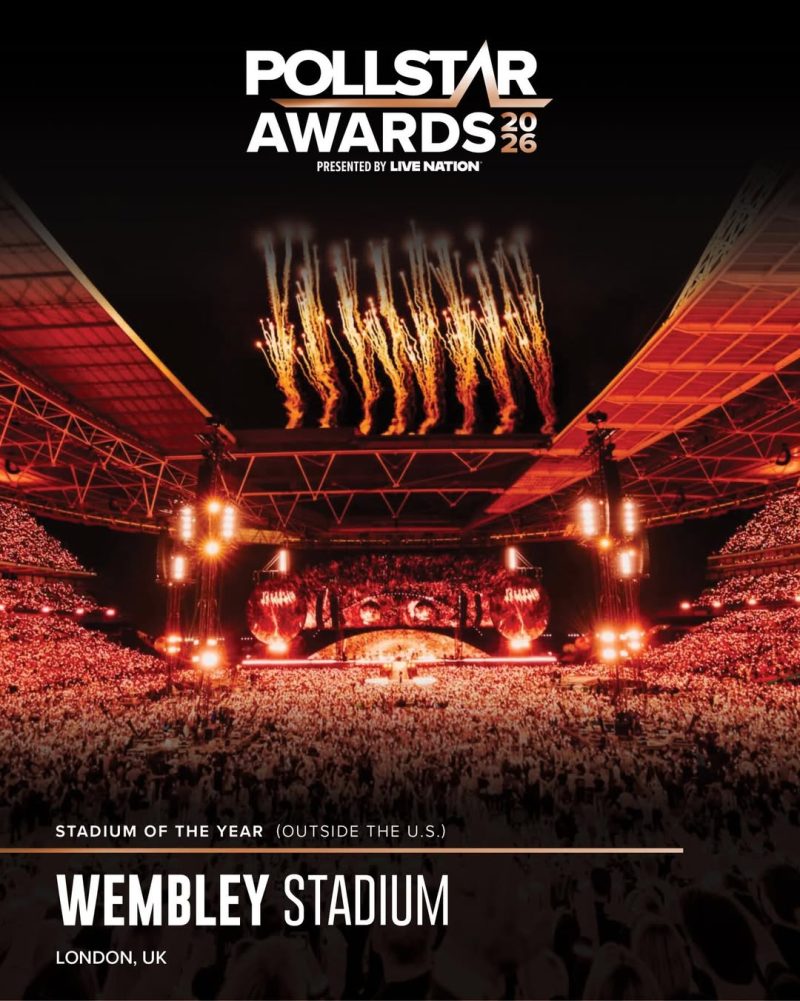 Το Wembley Stadium στο Λονδίνο, νικητής του βραβείου «Stadium of the Year» στα Pollstar Awards 2026, με εντυπωσιακά πυροτεχνήματα.