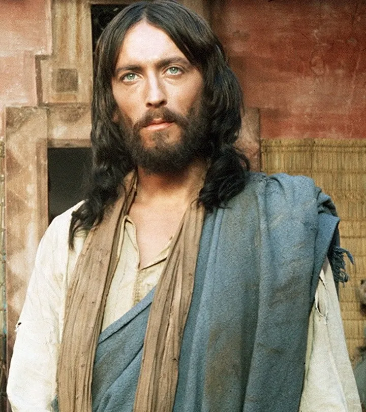 Ο ηθοποιός Robert Powell ως Ιησούς Χριστός σε πασχαλινή καμπάνια που έγινε viral και θυμόμαστε όλοι.