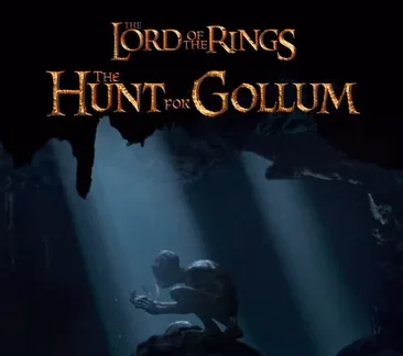 Ο Gollum σε σκοτεινό σπήλαιο κάτω από ακτίνες φωτός, στο πλαίσιο της νέας ταινίας "The Lord of the Rings: The Hunt for Gollum".