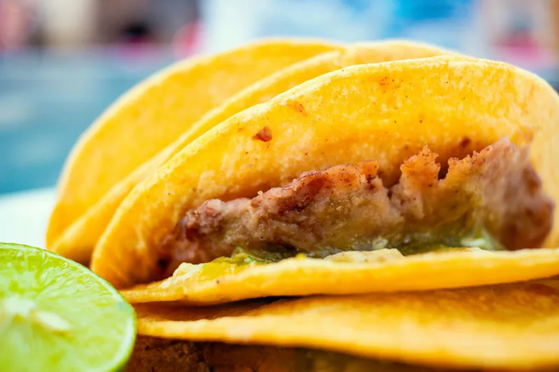 Λαχταριστά Smashed Tacos έτοιμα για σερβίρισμα, η πιο εύκολη και γρήγορη συνταγή για το σπίτι.