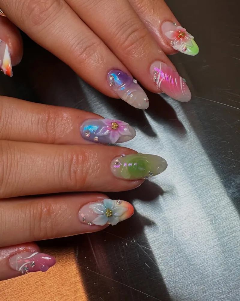 https://www.instagram.com/naominailsnyc/