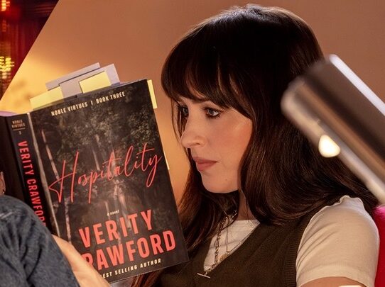 «Verity»: Το νέο trailer του σκοτεινού θρίλερ με Anne Hathaway και Dakota Johnson είναι εδώ!