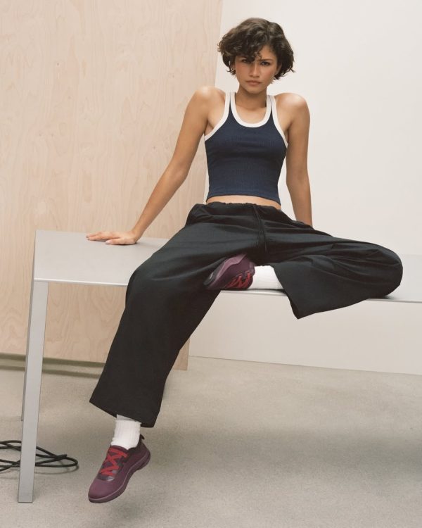Η Zendaya παρουσιάζει τη νέα, πιο σύγχρονη εκδοχή του sportswear με άνεση και στυλ.