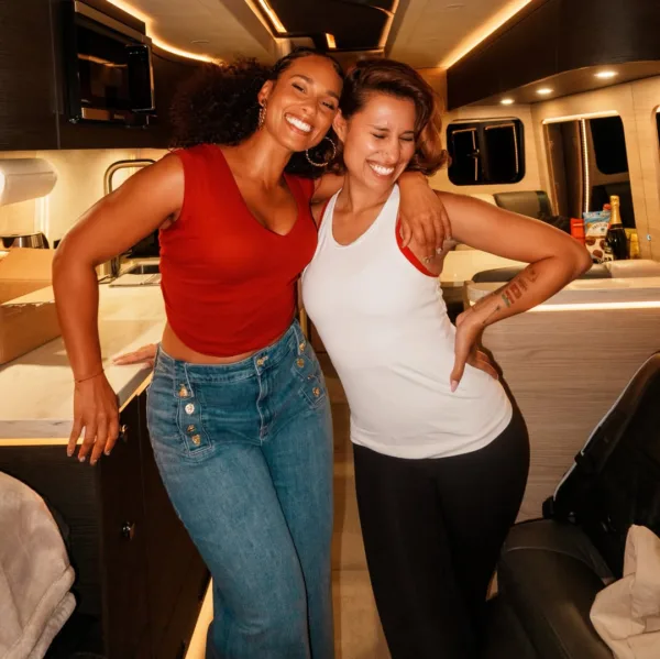 https://www.instagram.com/aliciakeys/