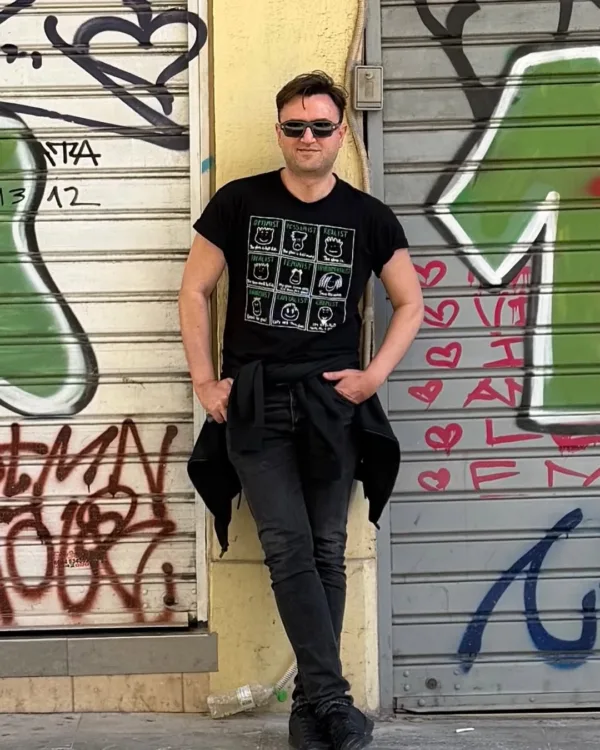 https://www.instagram.com/argiris_aggelou_official/