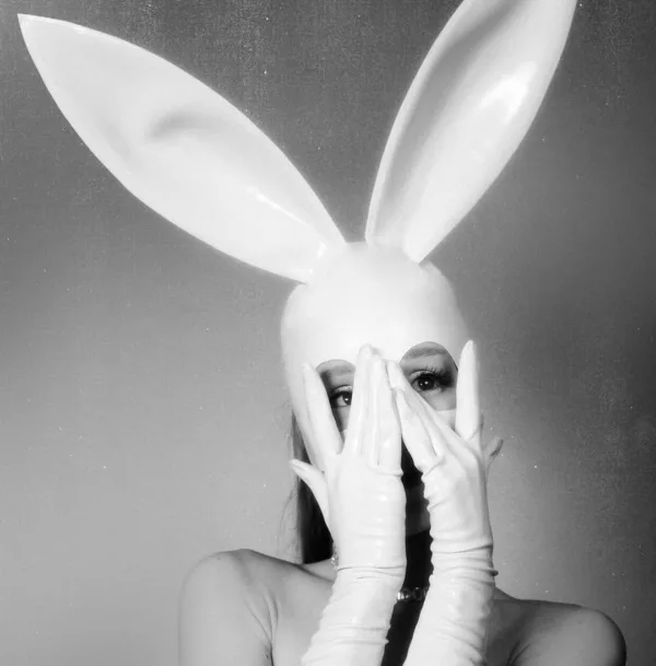 https://www.instagram.com/arianagrande/