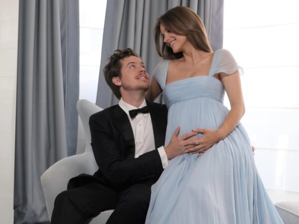 Barbara Palvin – Dylan Sprouse: Η αποκάλυψη της εγκυμοσύνης της στις Κάννες