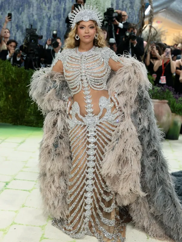 Η Beyoncé και η Blue Ivy στο κόκκινο χαλί του Met Gala 2026.