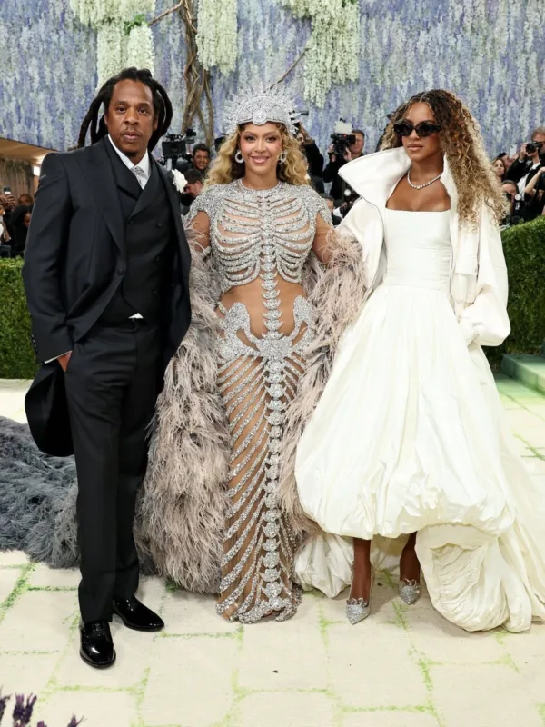 Η Beyoncé και η Blue Ivy στο κόκκινο χαλί του Met Gala 2026.