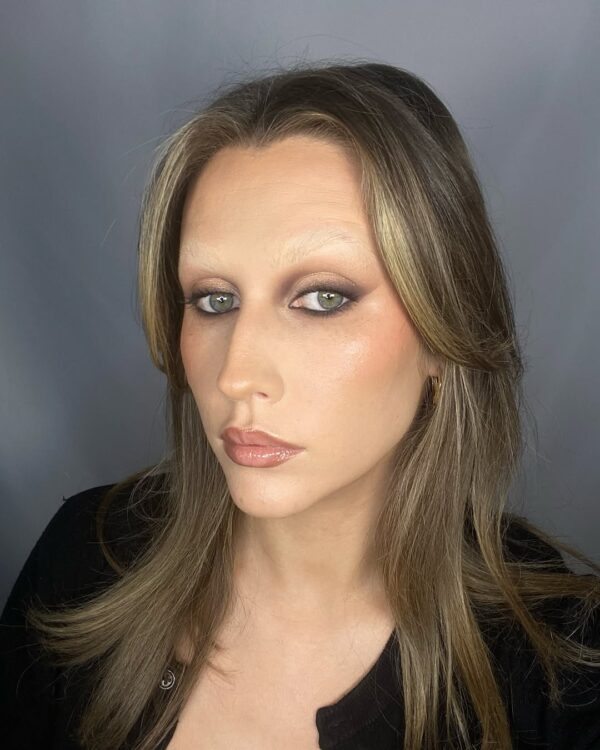 bleached_brows