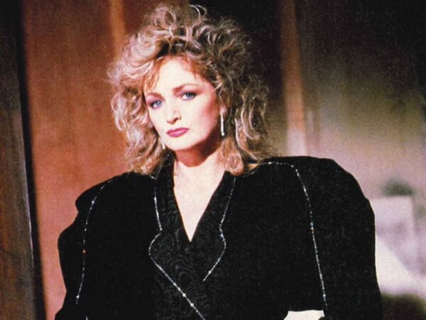 Δύσκολες στιγμές για τη Bonnie Tyler – Στο νοσοκομείο μετά από επείγουσα επέμβαση