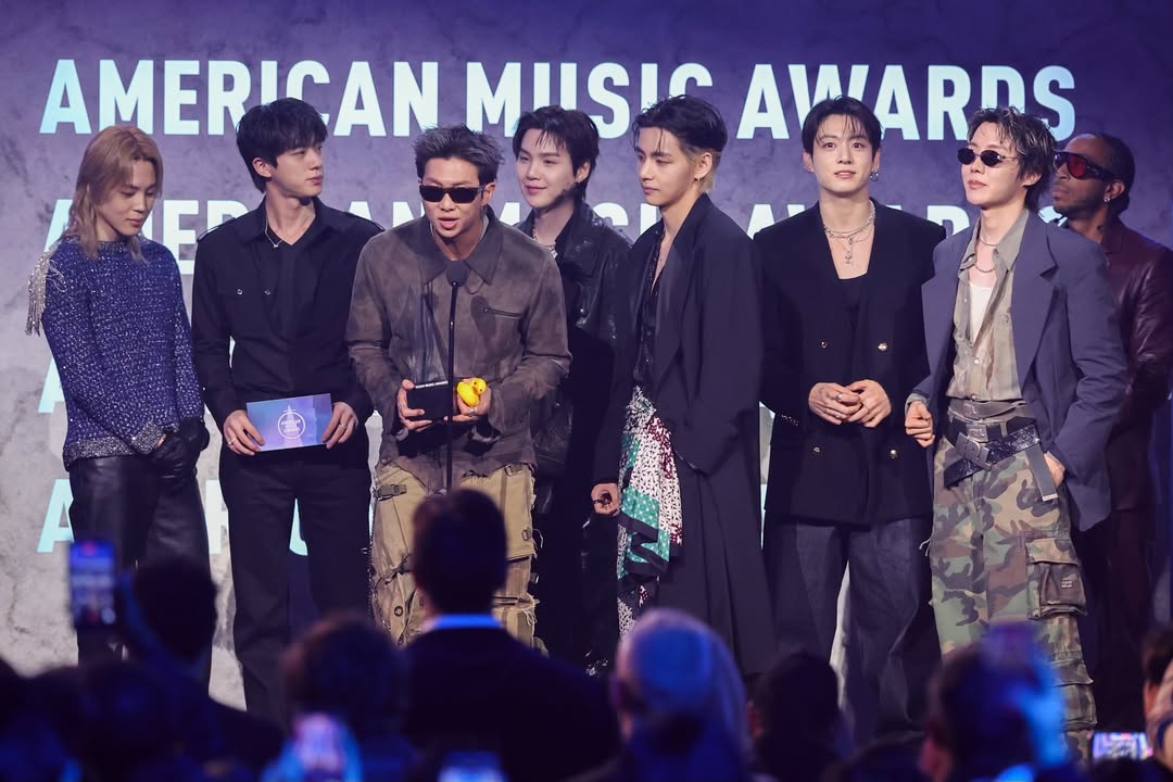 AMAs 2026: Ποιοι καλλιτέχνες ξεχώρισαν στη μεγάλη βραδιά του Λας Βέγκας;