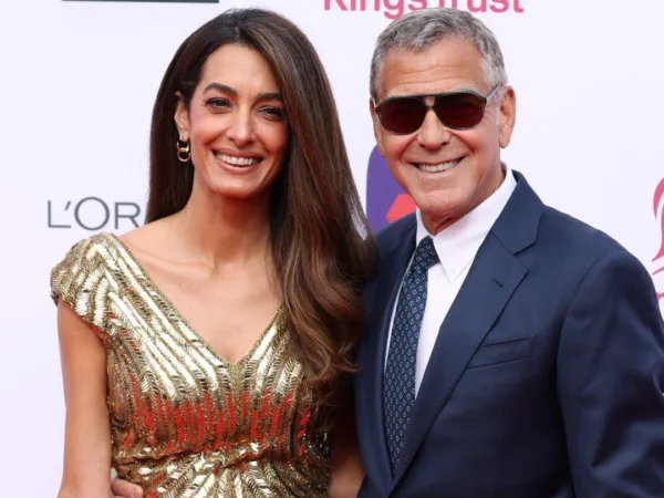 https://www.instagram.com/pagesix/