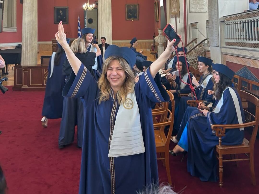 «Μπαμπά πήρα πτυχίο» – Η συγκινητική ανάρτηση της Δήμητρας Παπαδοπούλου