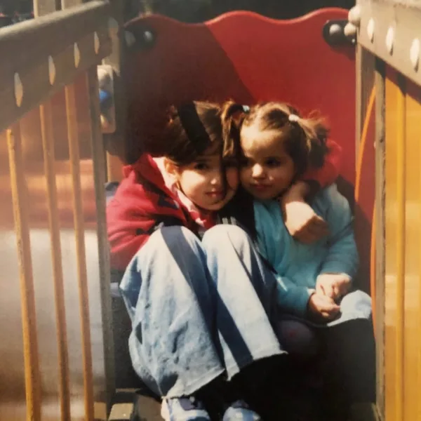 https://www.instagram.com/dualipa/