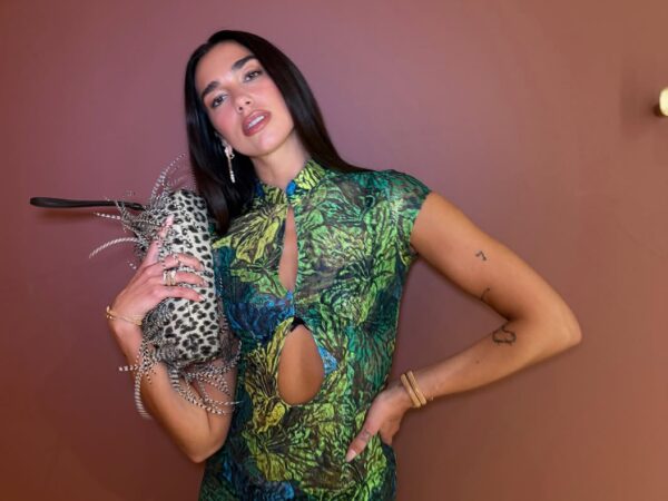 Dua Lipa – Callum Turner: Ένας γάμος κινηματογραφικών προδιαγραφών στο Λονδίνο